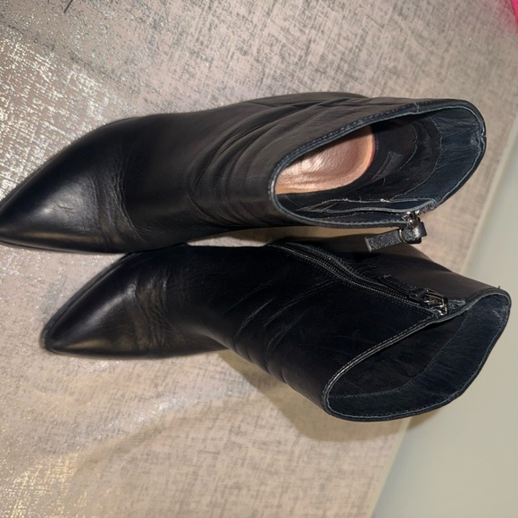 Halogen Black Leather Pointed Toe Ankle Boots - Picture 11 of 16